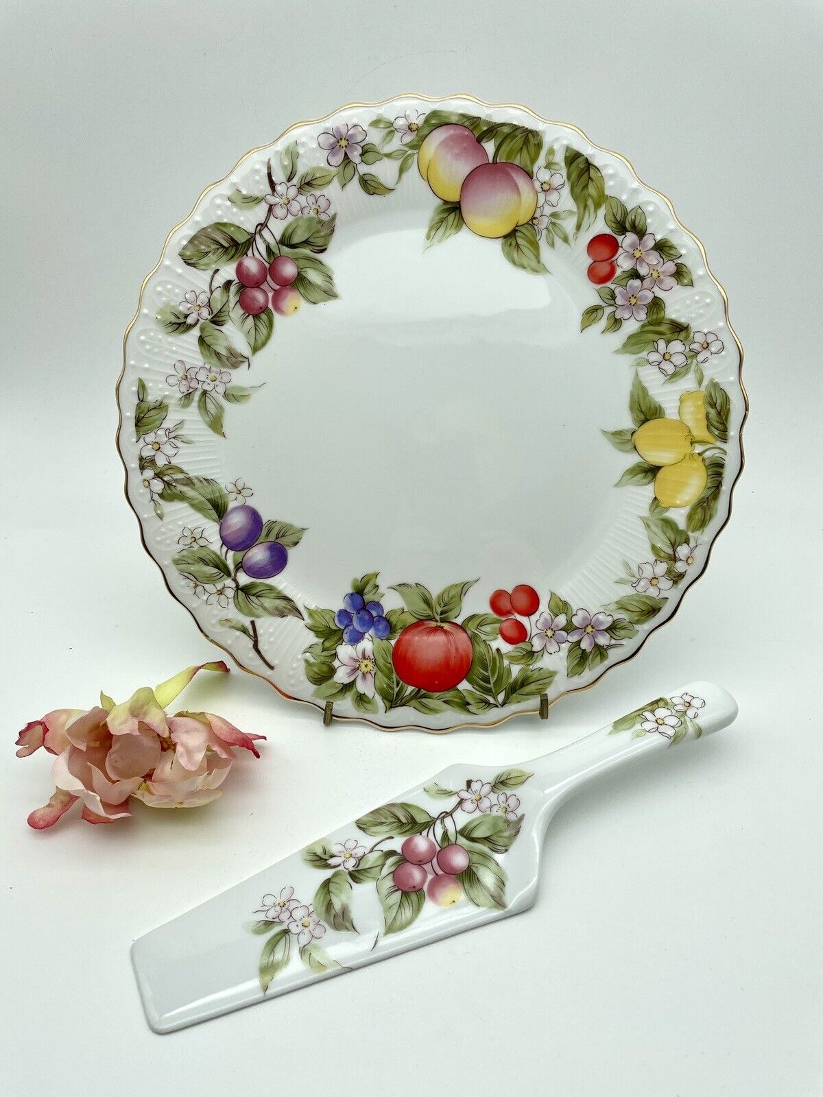 Wedding Cake Plate And Server 10.5" White With Floral Gold Trim Andrea By Sadek