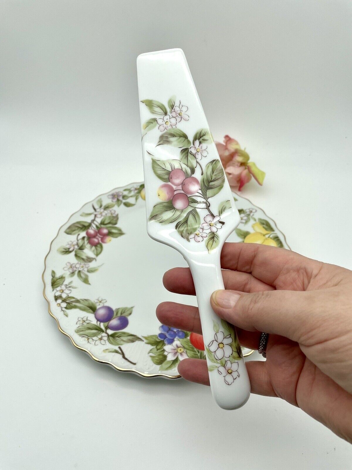 Wedding Cake Plate And Server 10.5" White With Floral Gold Trim Andrea By Sadek