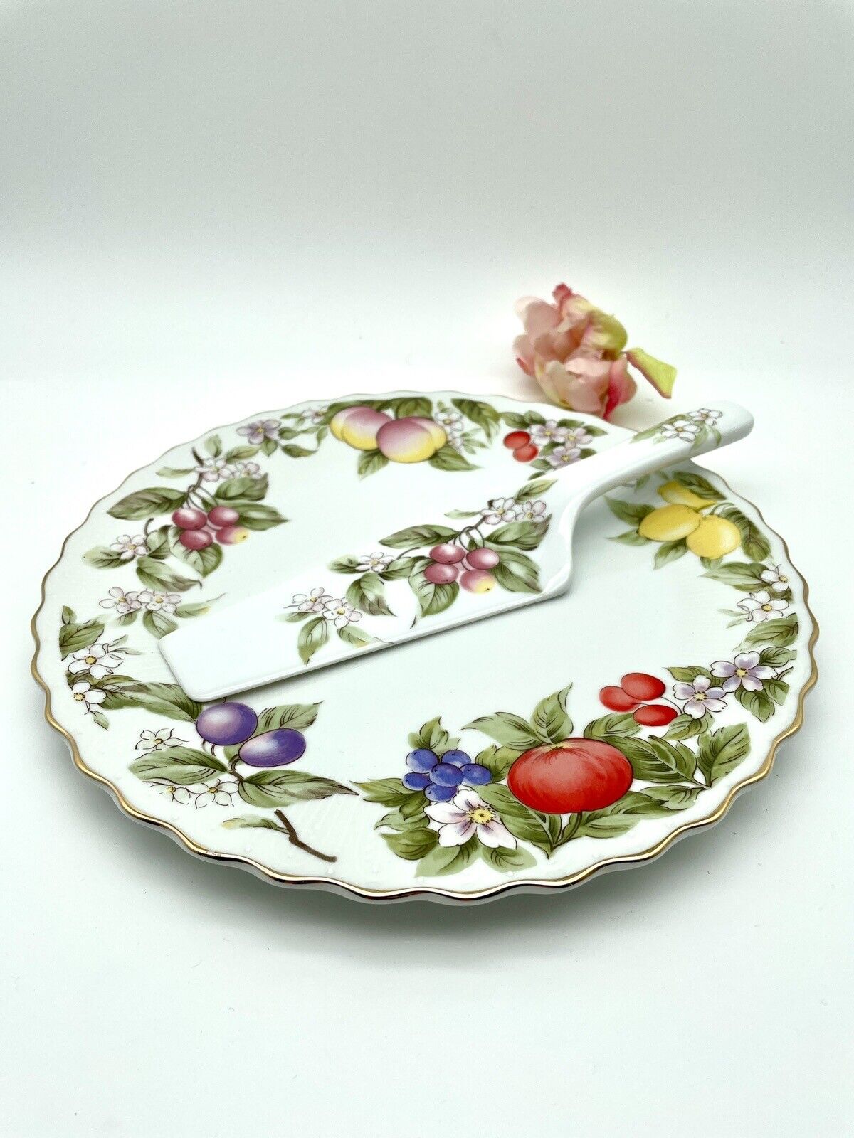 Wedding Cake Plate And Server 10.5" White With Floral Gold Trim Andrea By Sadek