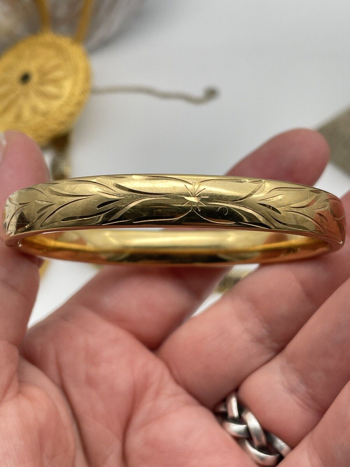 Vintage Signed NAPIER Hand Engraved Gold Tone Hinged Lock Bangle Bracelet Floral