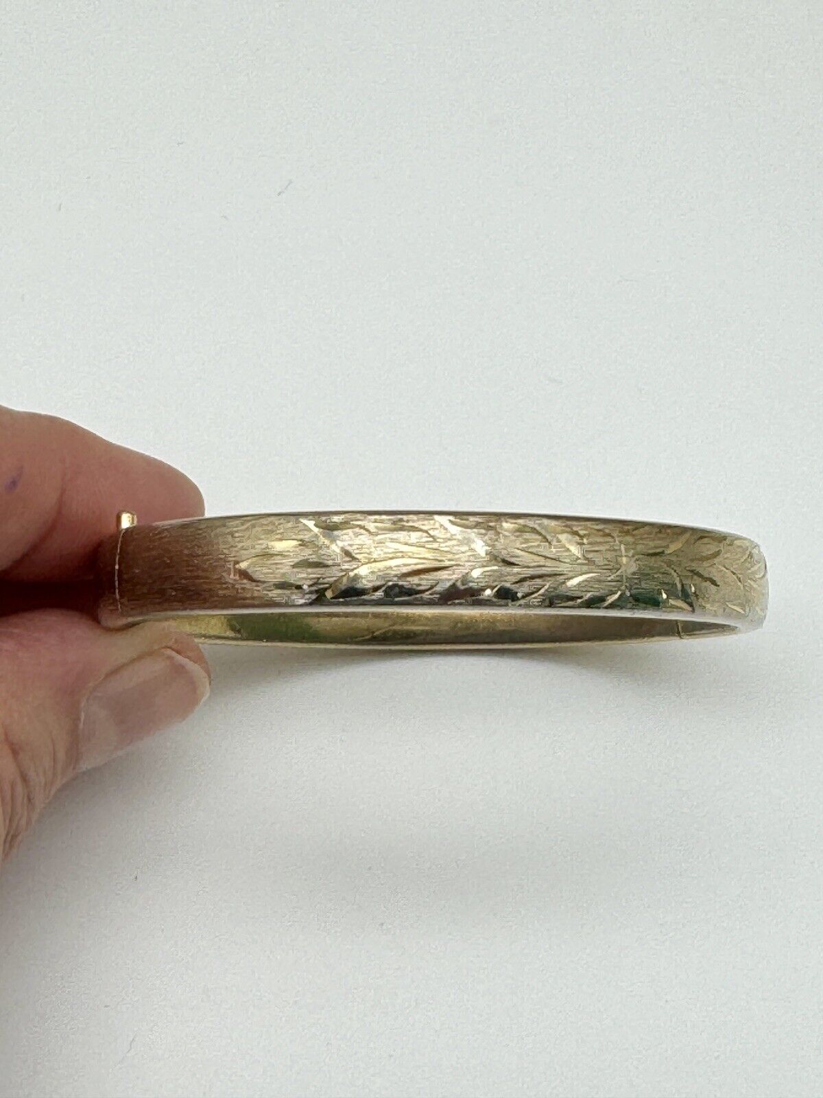 Vintage NAPIER Etched Brushed Gold Tone Hinged Bangle Bracelet 7.25”