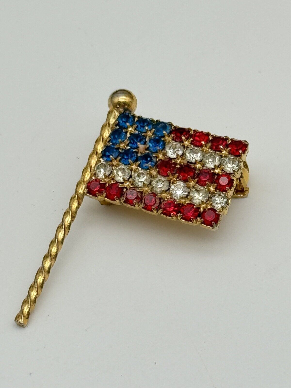 VINTAGE RHINESTONE PIN BROOCH- AMERICAN FLAG