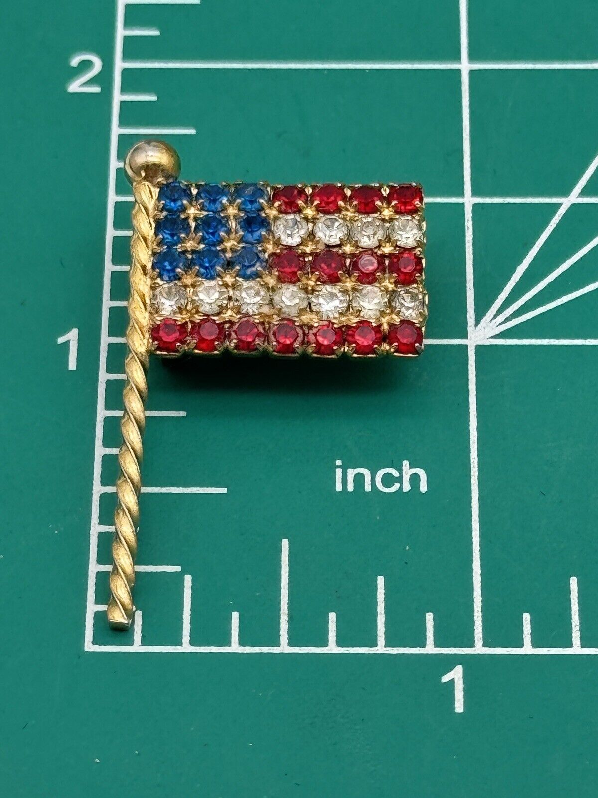 VINTAGE RHINESTONE PIN BROOCH- AMERICAN FLAG