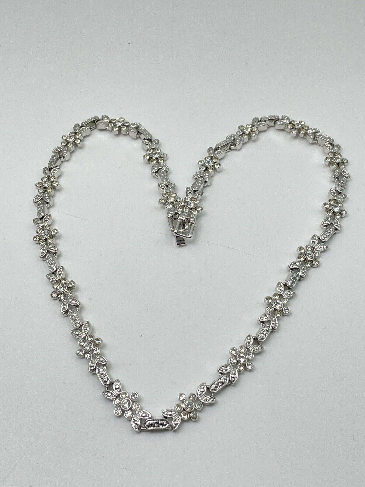 Art Deco Style Clear Rhinestone Silver Tone Floral Design Necklace 15.75”l