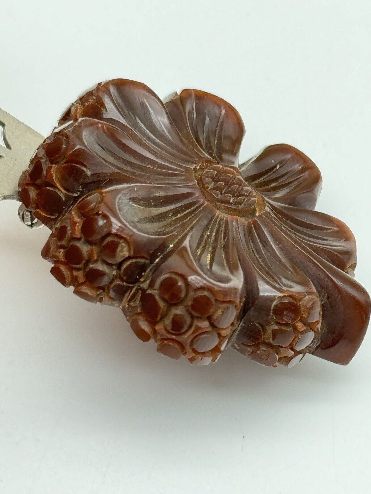 Vintage Brown Bakelite Dress Clip Carved Daisy Exquisite Detail