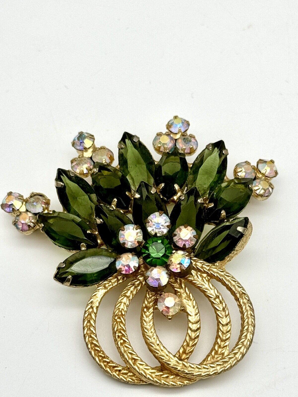 Vintage D&E Juliana Grass Green Rhinestone & AURORA BOREALIS Accents Swirl Brooch VERIFIED