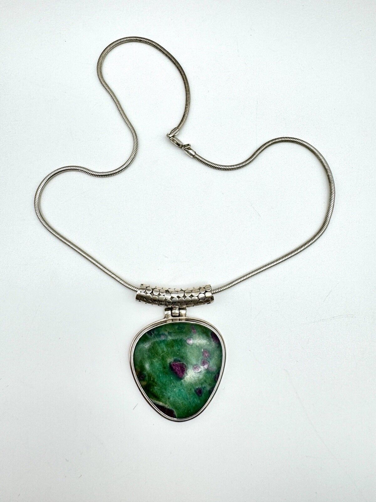 VTG Sterling Silver 925 Ruby-Zoisite Pendant With Sterling Snake Necklace 18”