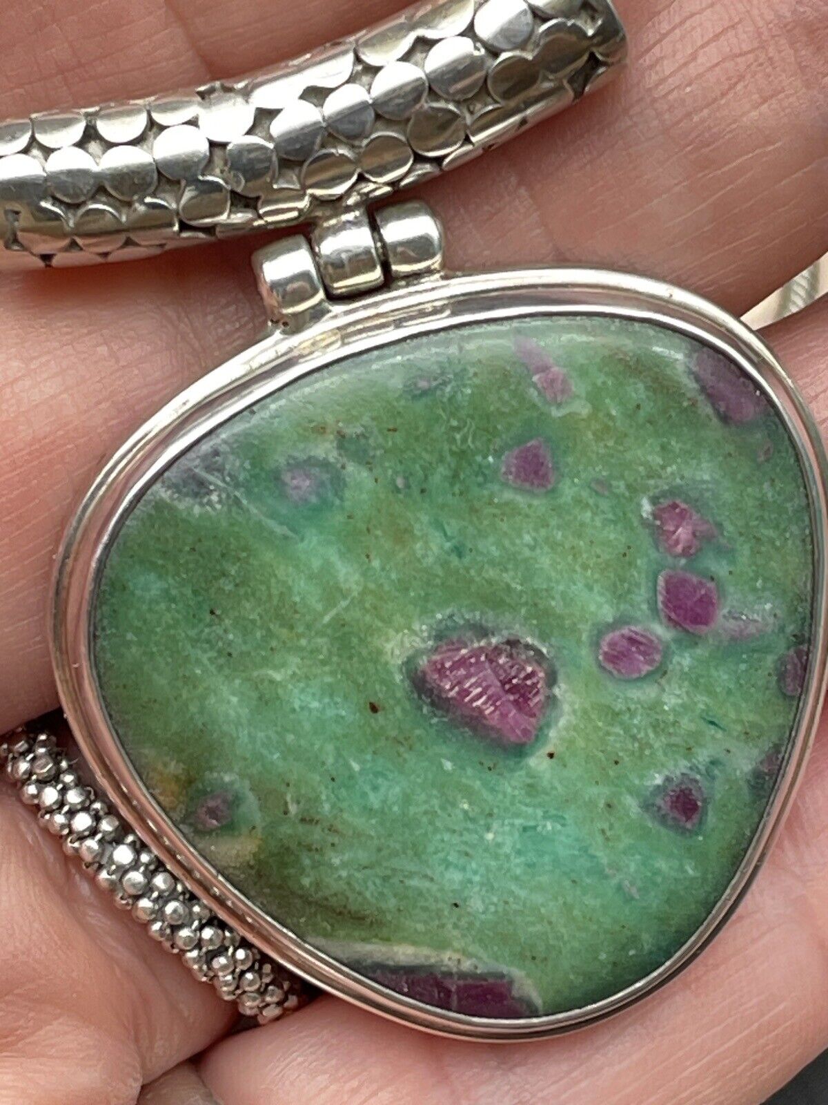 VTG Sterling Silver 925 Ruby-Zoisite Pendant With Sterling Snake Necklace 18”