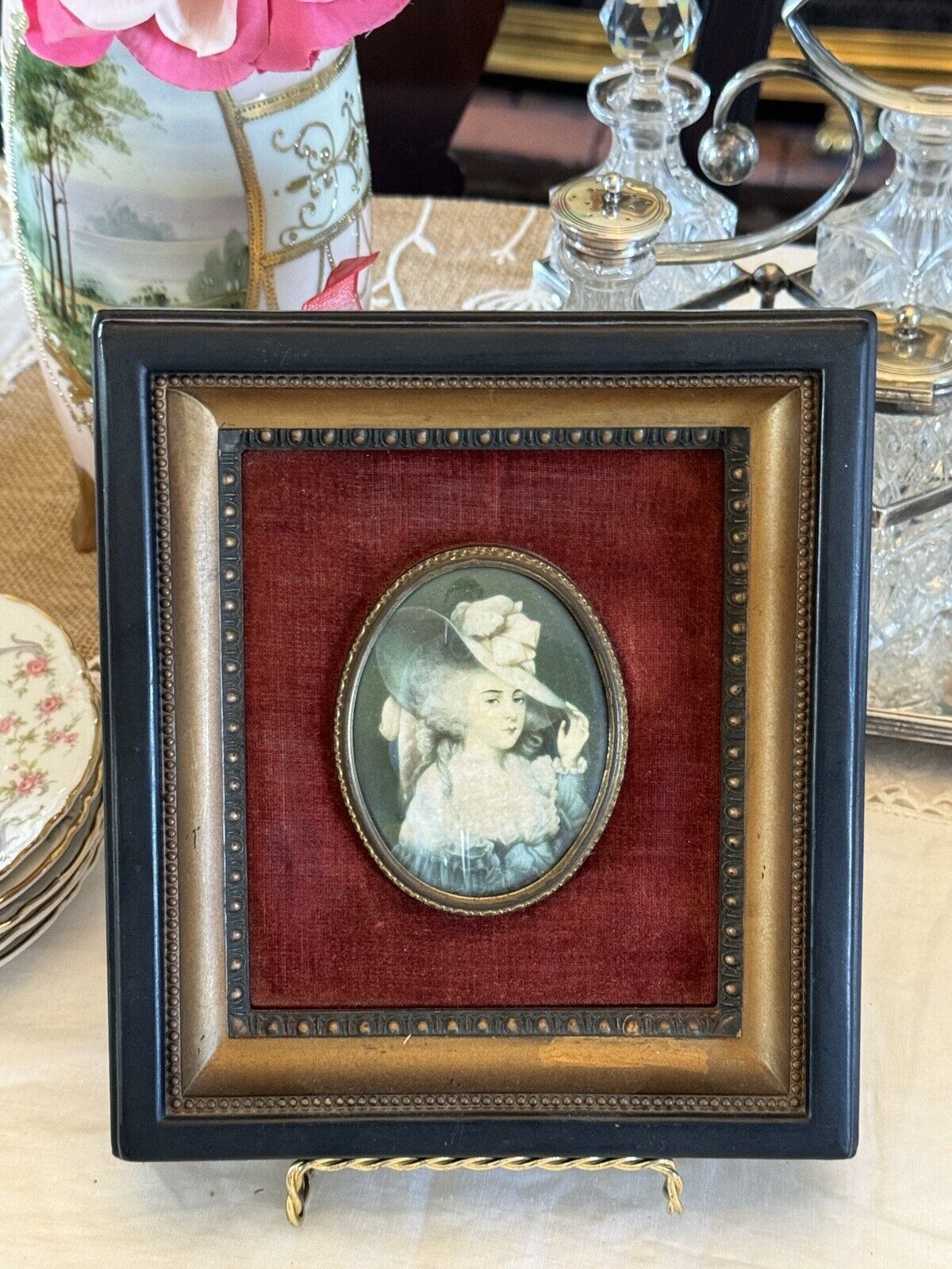 Vintage Cameo Portrait Print On Red Velvet Wood Frame 8” By 7” Cameo Creations