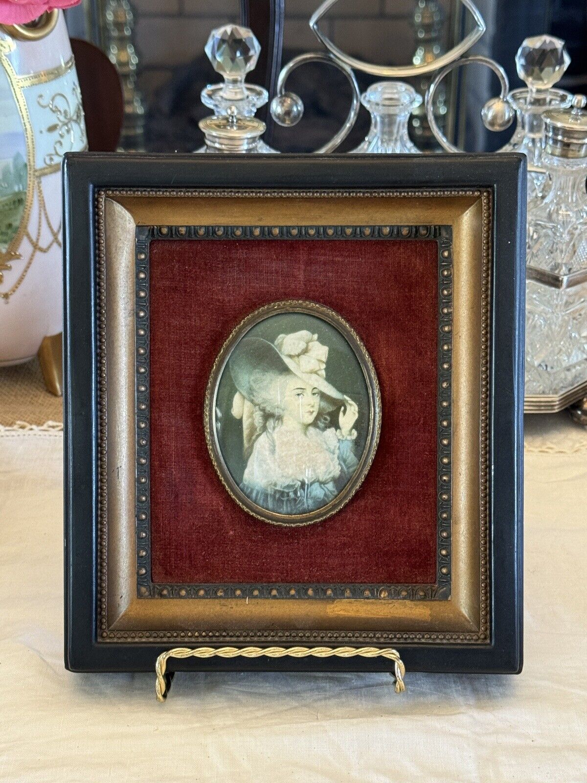 Vintage Cameo Portrait Print On Red Velvet Wood Frame 8” By 7” Cameo Creations