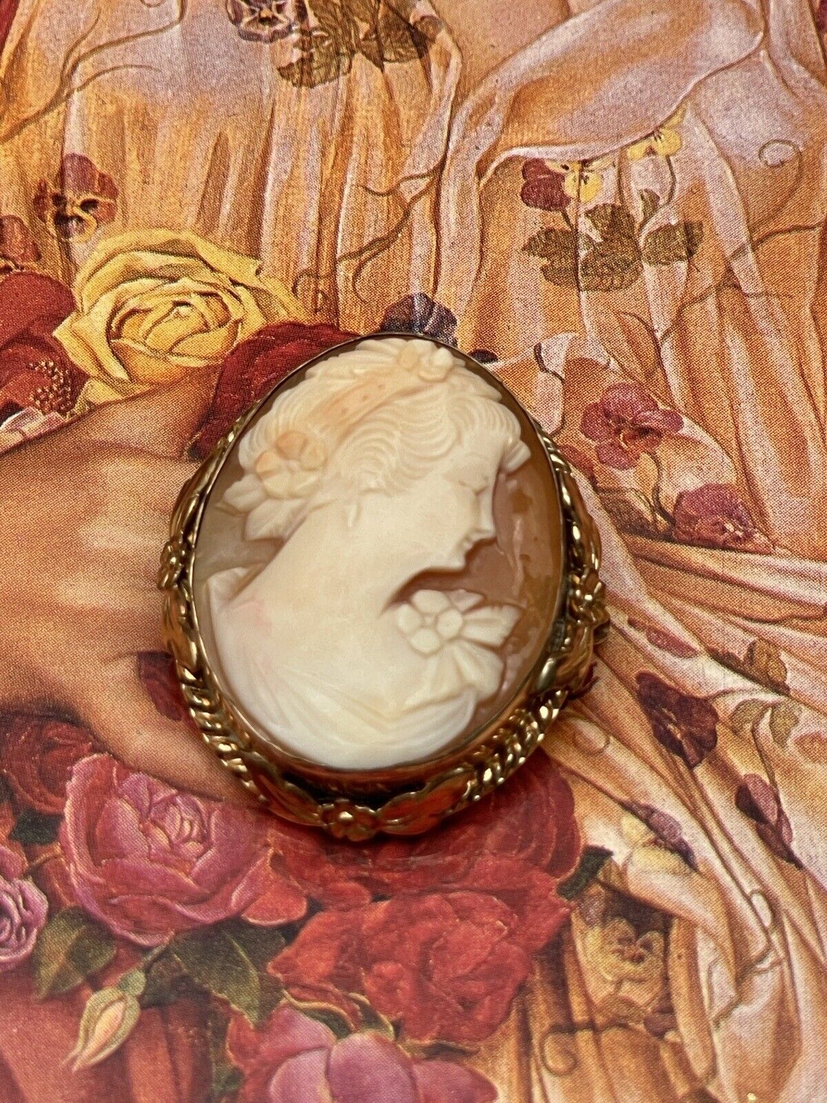 Shell Carved Cameo Brooch Pendant 12kt Gold Filled VINTAGE Estate Find