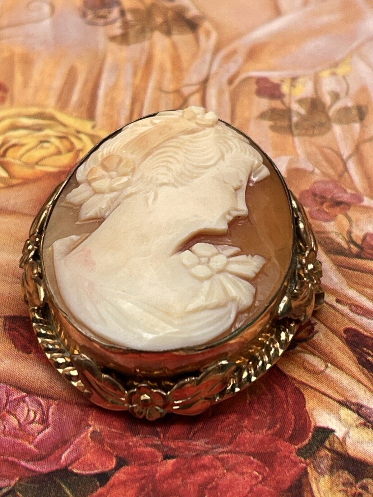 Shell Carved Cameo Brooch Pendant 12kt Gold Filled VINTAGE Estate Find