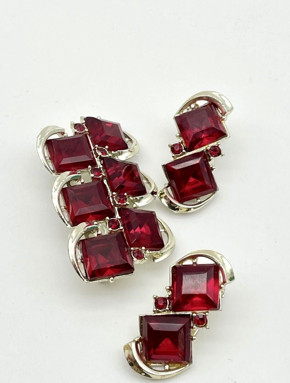 Vintage Red Rhinestone Brooch And Clip On Earring Set ESTATE FIND