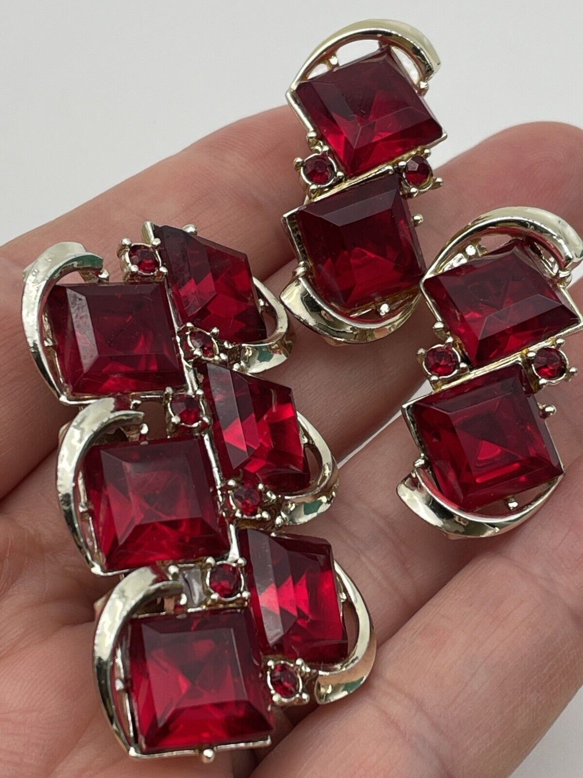 Vintage Red Rhinestone Brooch And Clip On Earring Set ESTATE FIND