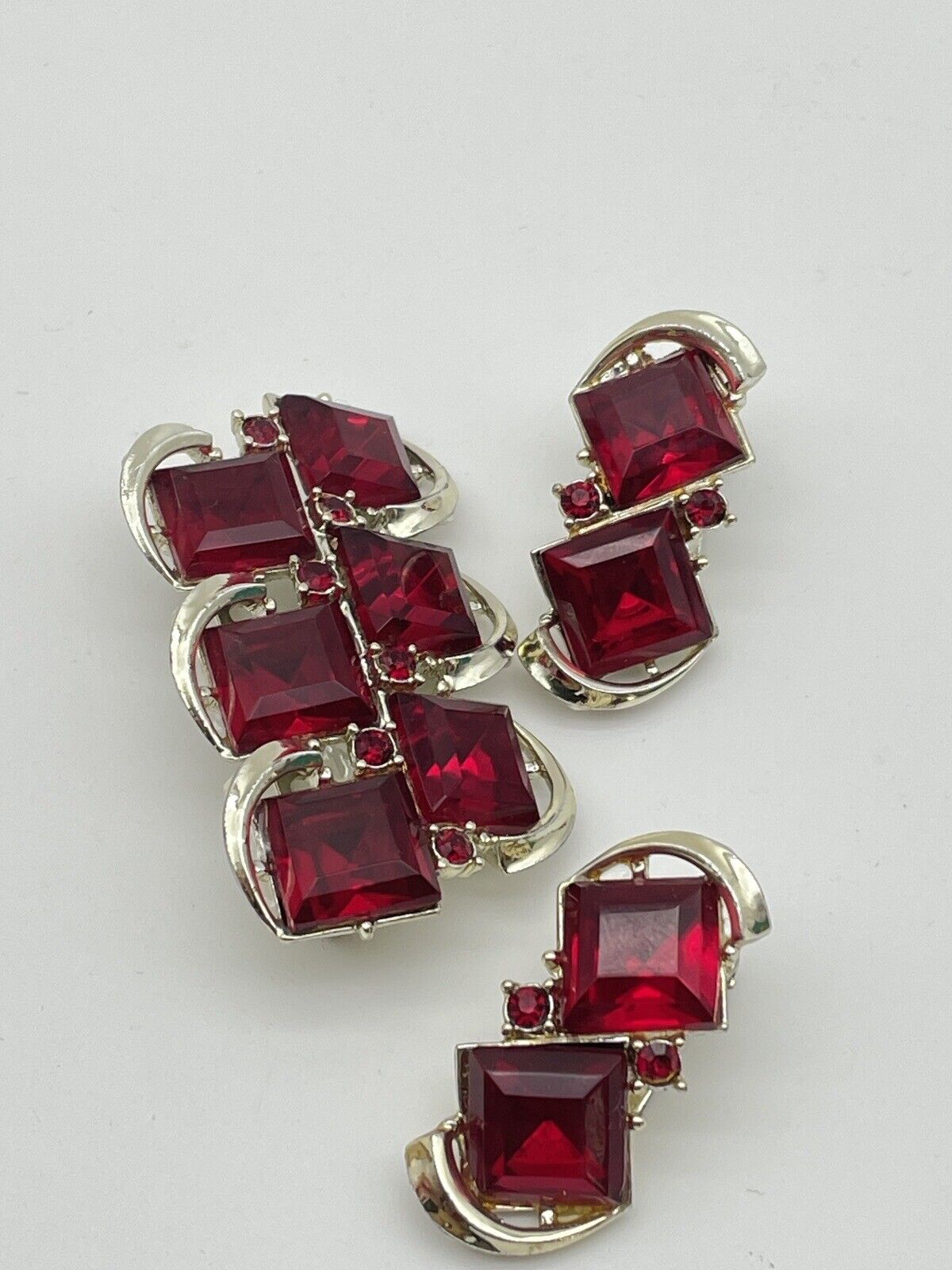 Vintage Red Rhinestone Brooch And Clip On Earring Set ESTATE FIND