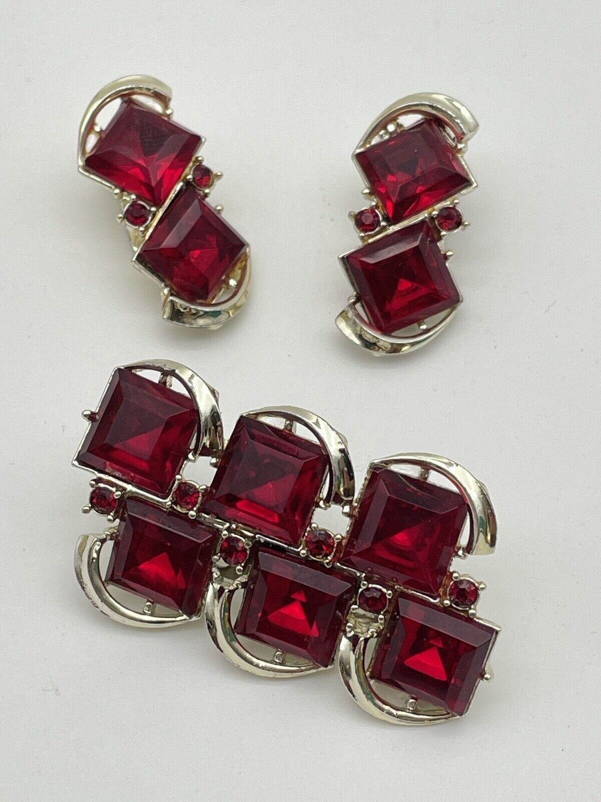 Vintage Red Rhinestone Brooch And Clip On Earring Set ESTATE FIND