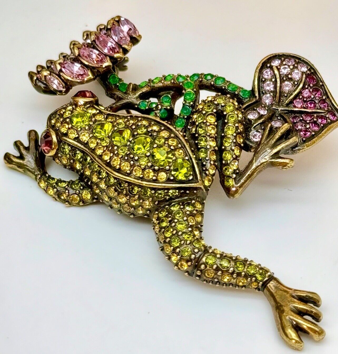 Heidi Daus LARGE Frog BROOCH With Flower Pin Green Pink Vintage Collector EDITION