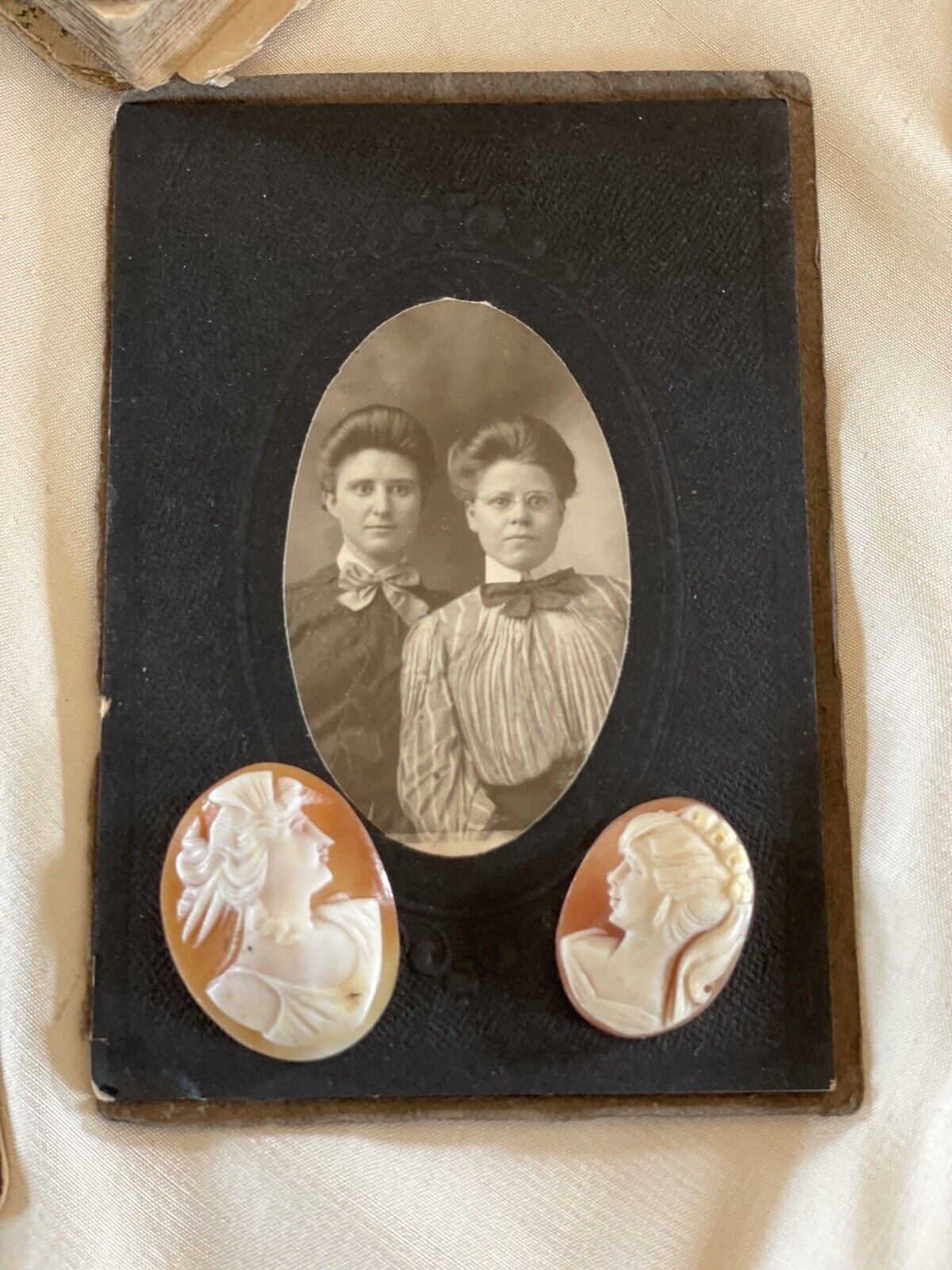 Lot Of 2 Hand Carved Shell Cameos Left & Right Facing Loose