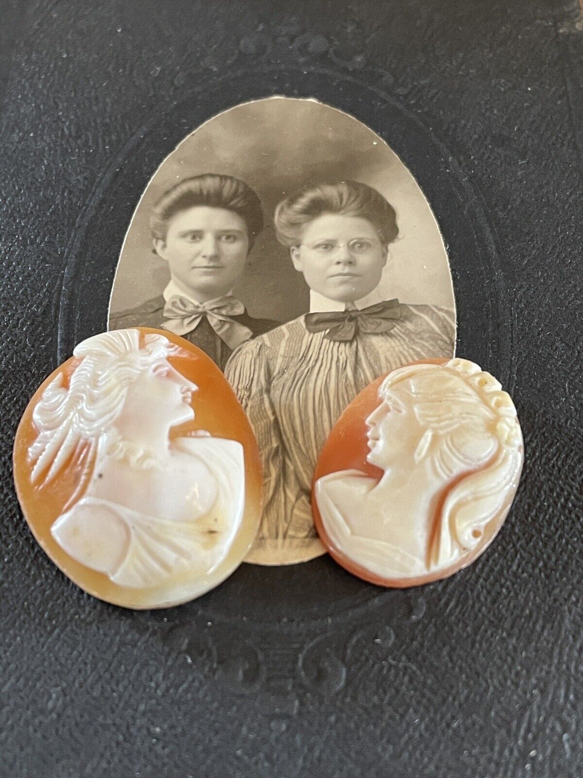 Lot Of 2 Hand Carved Shell Cameos Left & Right Facing Loose