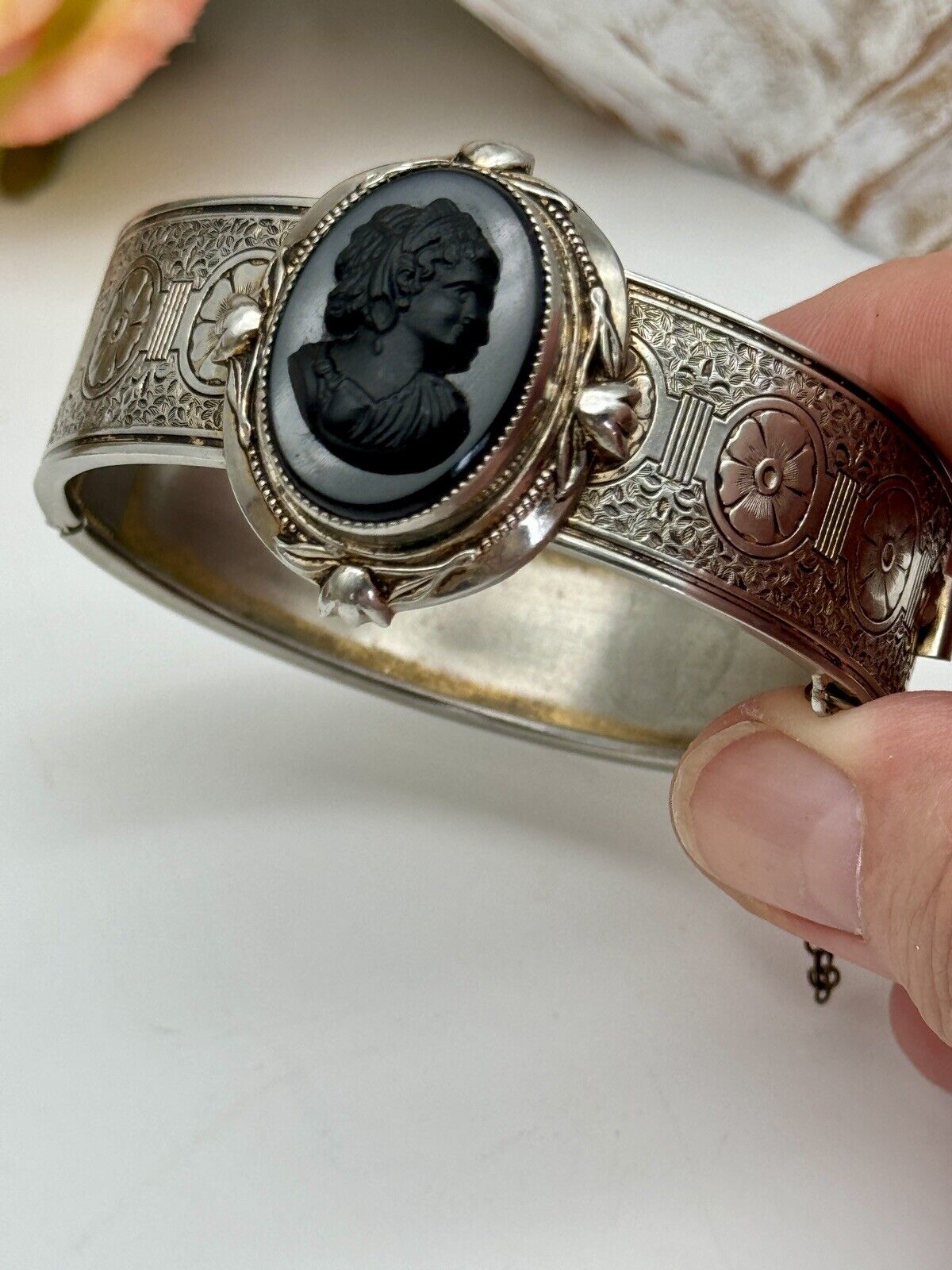 Antique Style Black Cameo Hinged Bangle Bracelet Chased Floral Design UNSIGNED