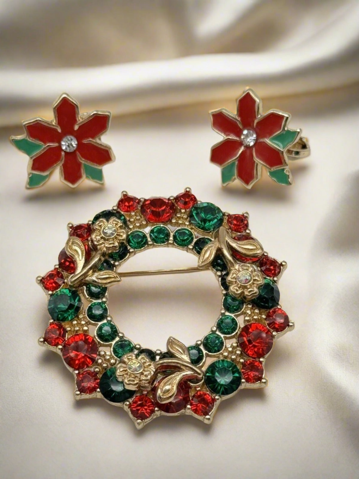 Vintage Christmas Wreath Brooch Pin Rhinestones With Earrings Enamel ESTATE FIND