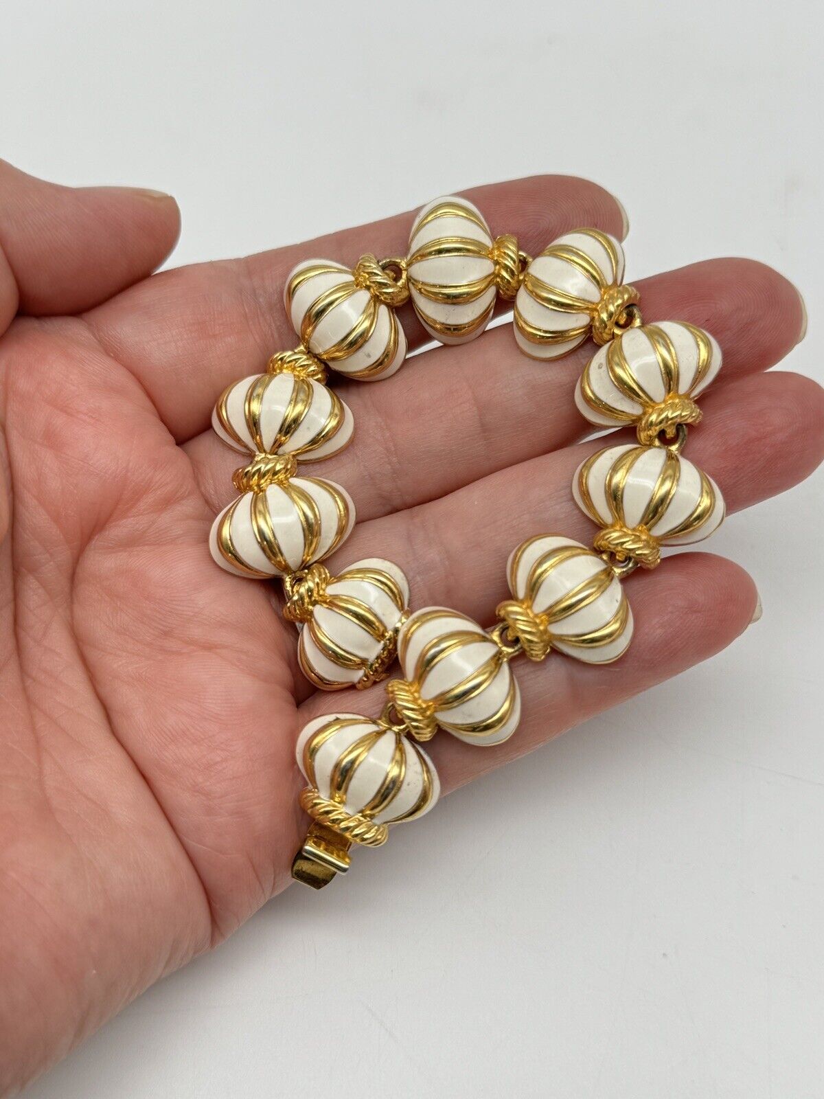 Joan Rivers White Enamel Goldtone Lantern Style Bracelet Ca.7”