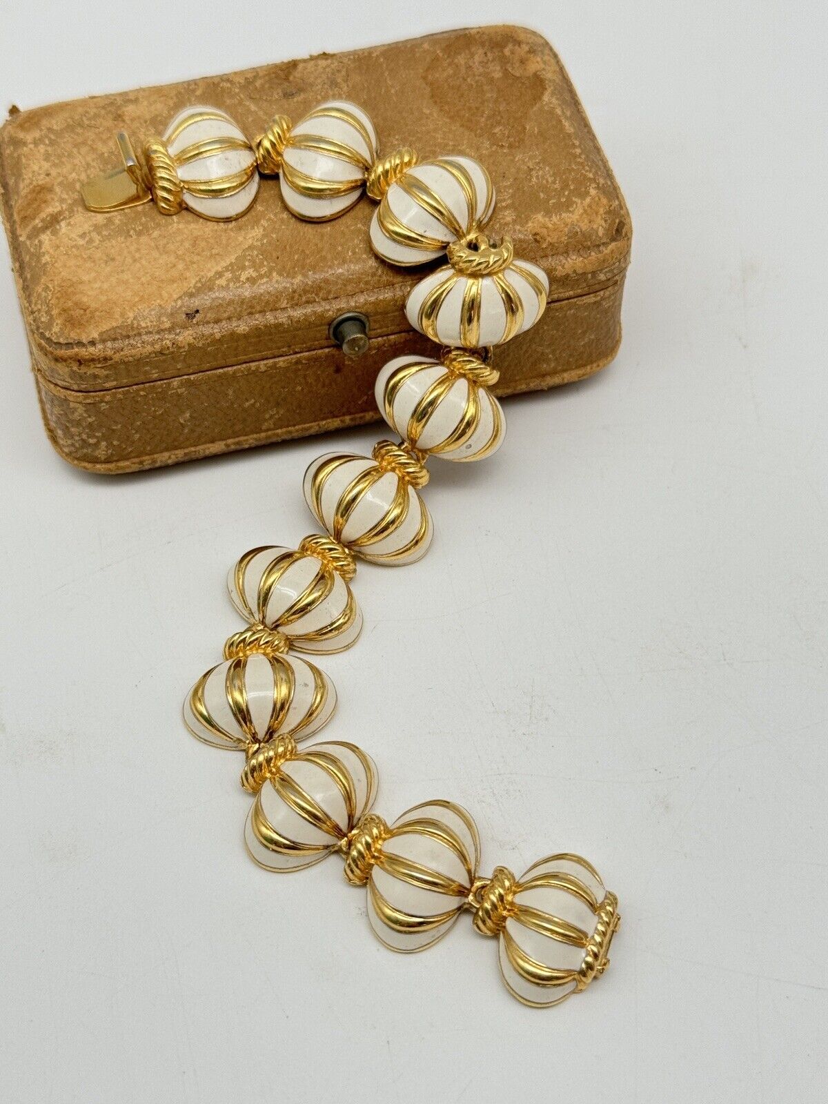 Joan Rivers White Enamel Goldtone Lantern Style Bracelet Ca.7”