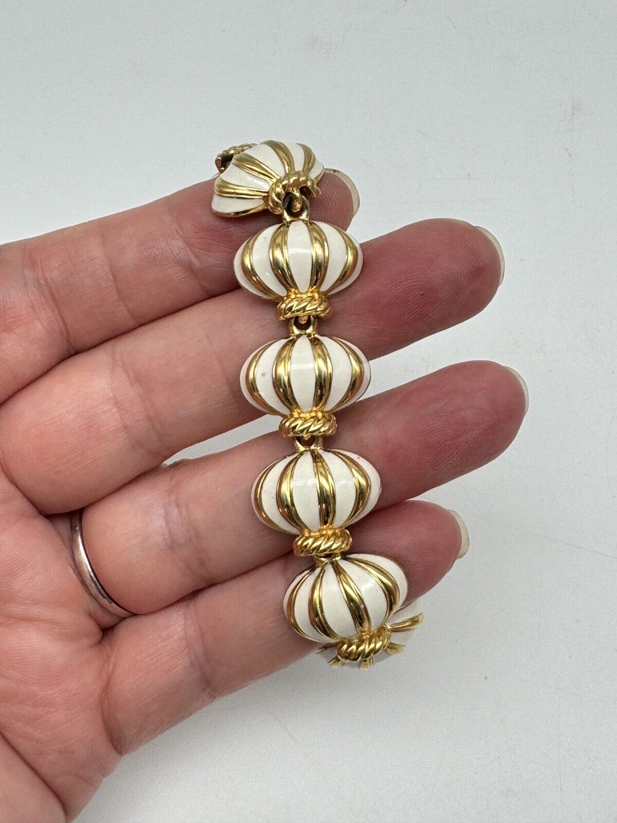 Joan Rivers White Enamel Goldtone Lantern Style Bracelet Ca.7”