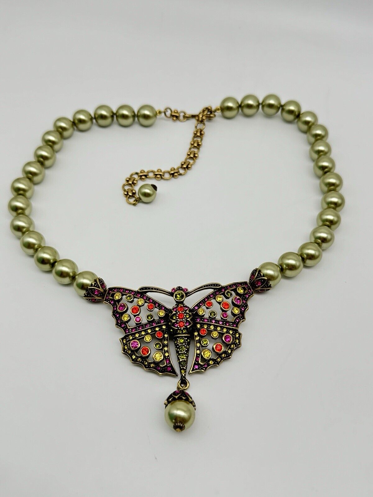 HEIDI DAUS Butterfly Crystals Green FAUX Pearls Necklace Estate Find BEAUTIFUL