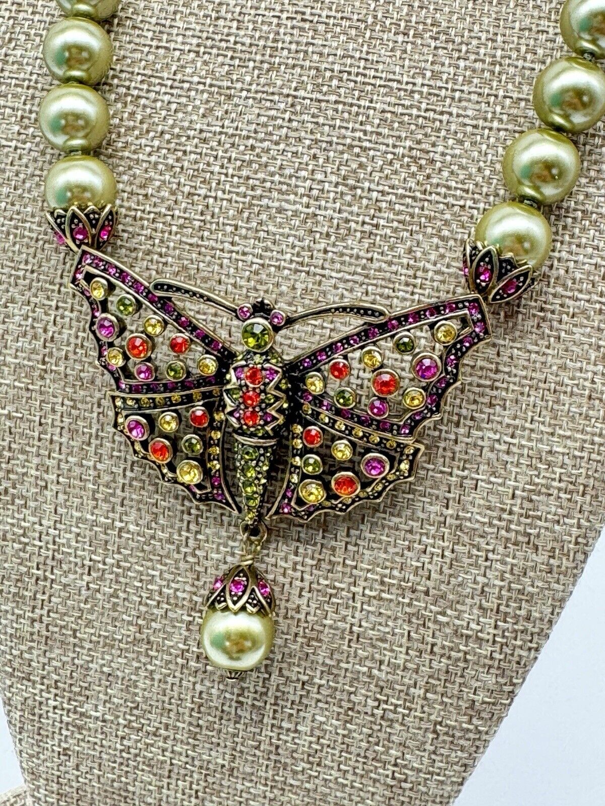 HEIDI DAUS Butterfly Crystals Green FAUX Pearls Necklace Estate Find BEAUTIFUL