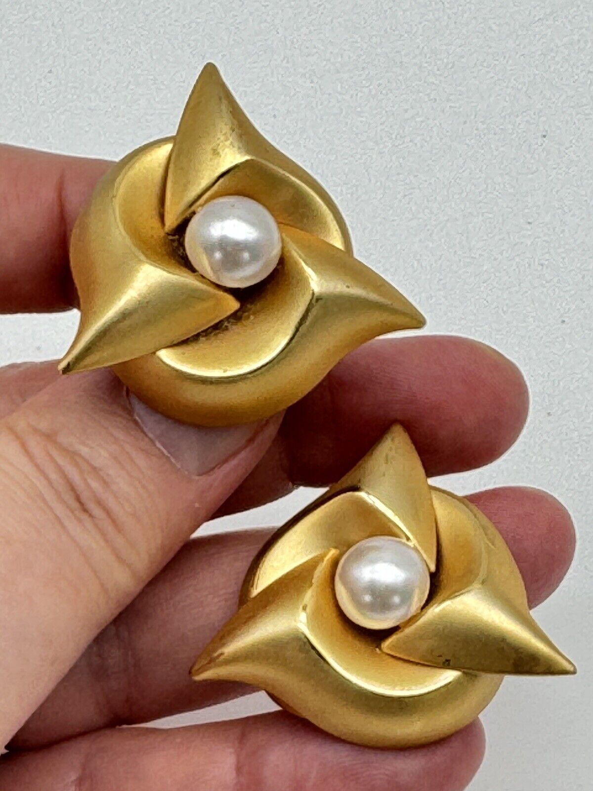 Vintage MODERNIST Matte Goldtone Faux Pearl Design Earrings ESTATE FIND