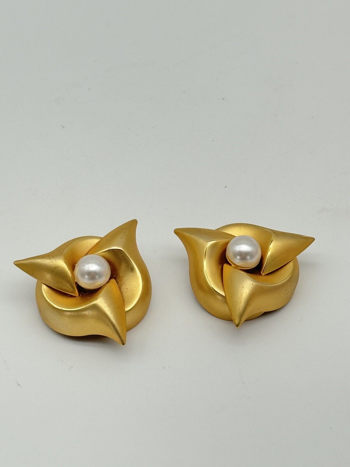 Vintage MODERNIST Matte Goldtone Faux Pearl Design Earrings ESTATE FIND