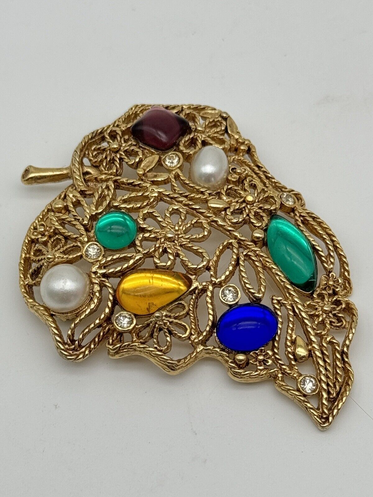 Vintage LEAF Design Brooch Goldtone Cabochon Rhinestone