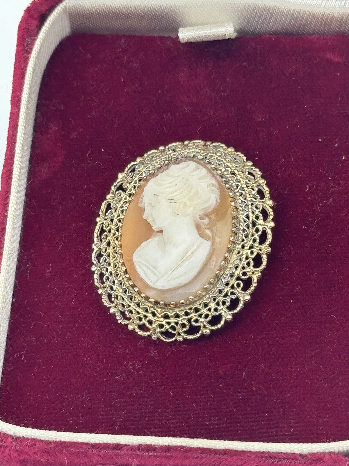 Vintage Carved Cameo STERLING Left Facing SIGNED Karen Lynne In Original Box