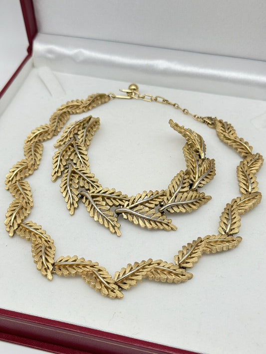 Vintage Crown TRIFARI Leaf Link Brushed Goldtone Jewelry Set Necklace Bracelet