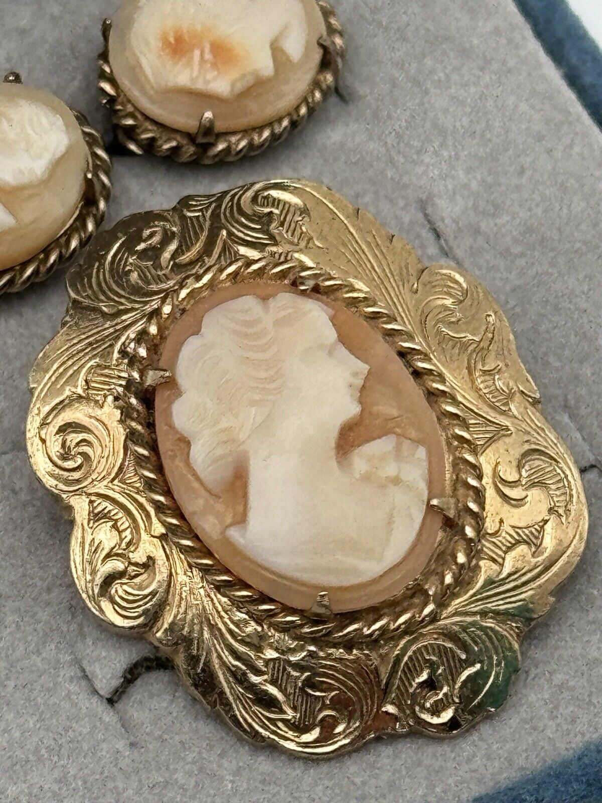 Vintage Cameo Jewelry Set Carved Shell Earrings Brooch Victorian Style Goldtone