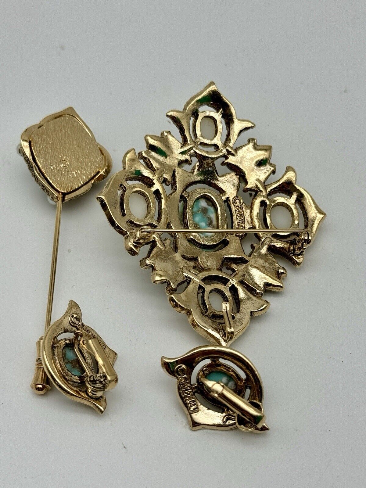 Vintage 1968 Sarah Coventry "Remembrance" Jewelry Set Brooch Stick Pin Earrings