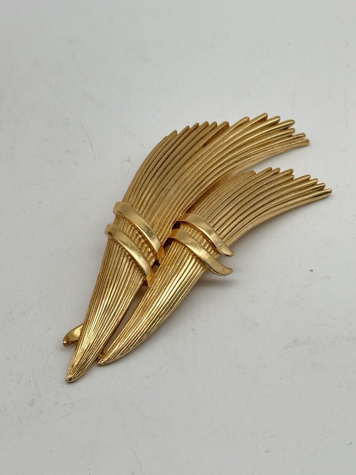 Vtg Original Tag Signed TRIFARI CROWN Gold tone Brushed SHEAF Shape Pin Brooch