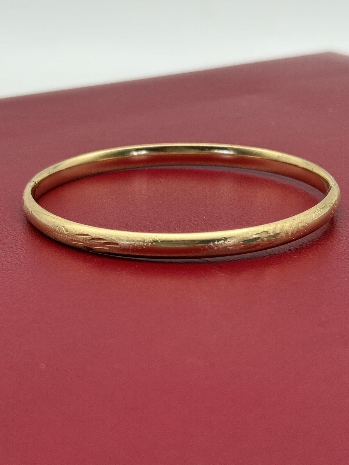 Vintage 14k Gold Bangle Bracelet Oval Etched Design 4.9g Estate Find