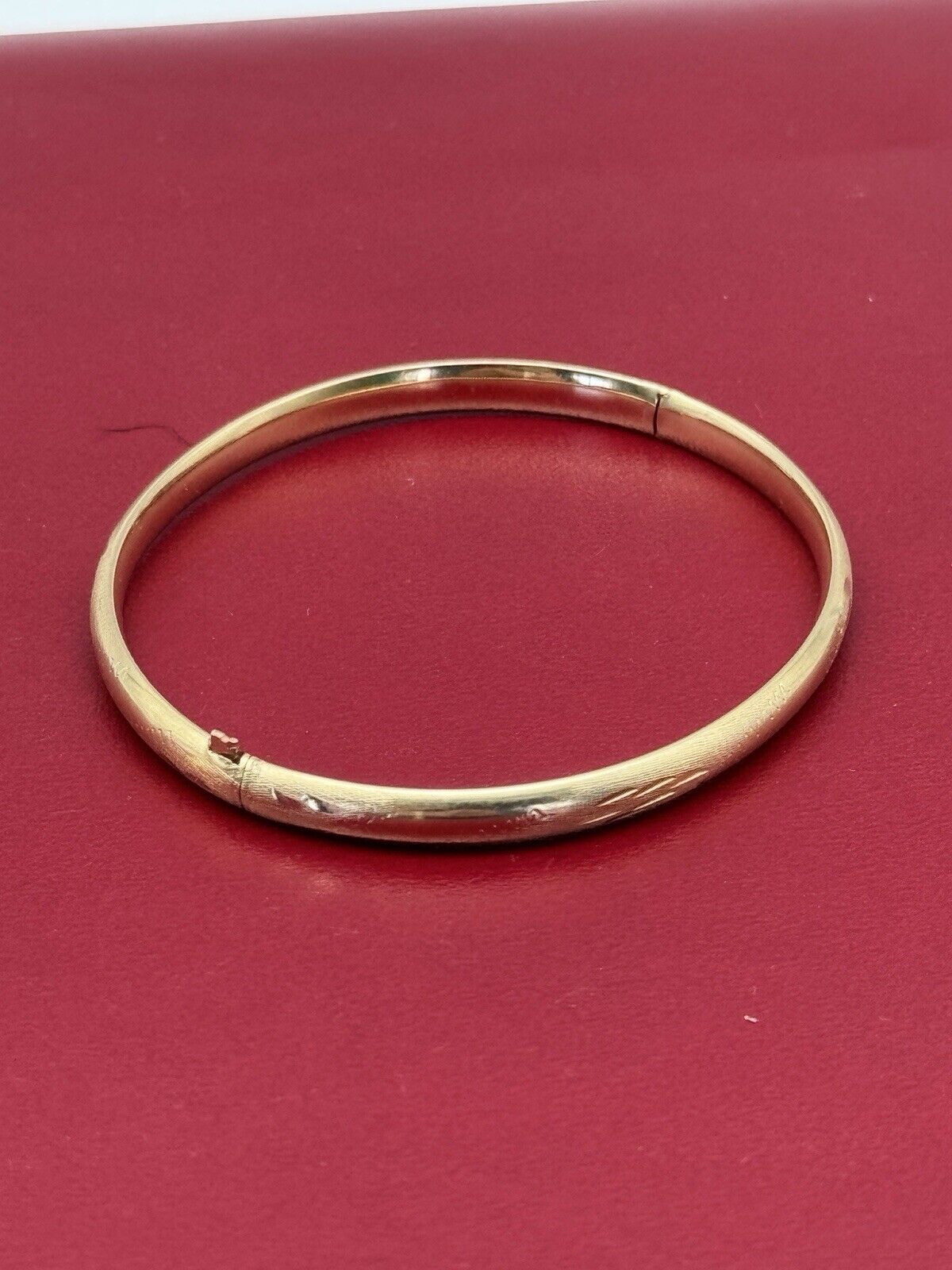 Vintage 14k Gold Bangle Bracelet Oval Etched Design 4.9g Estate Find