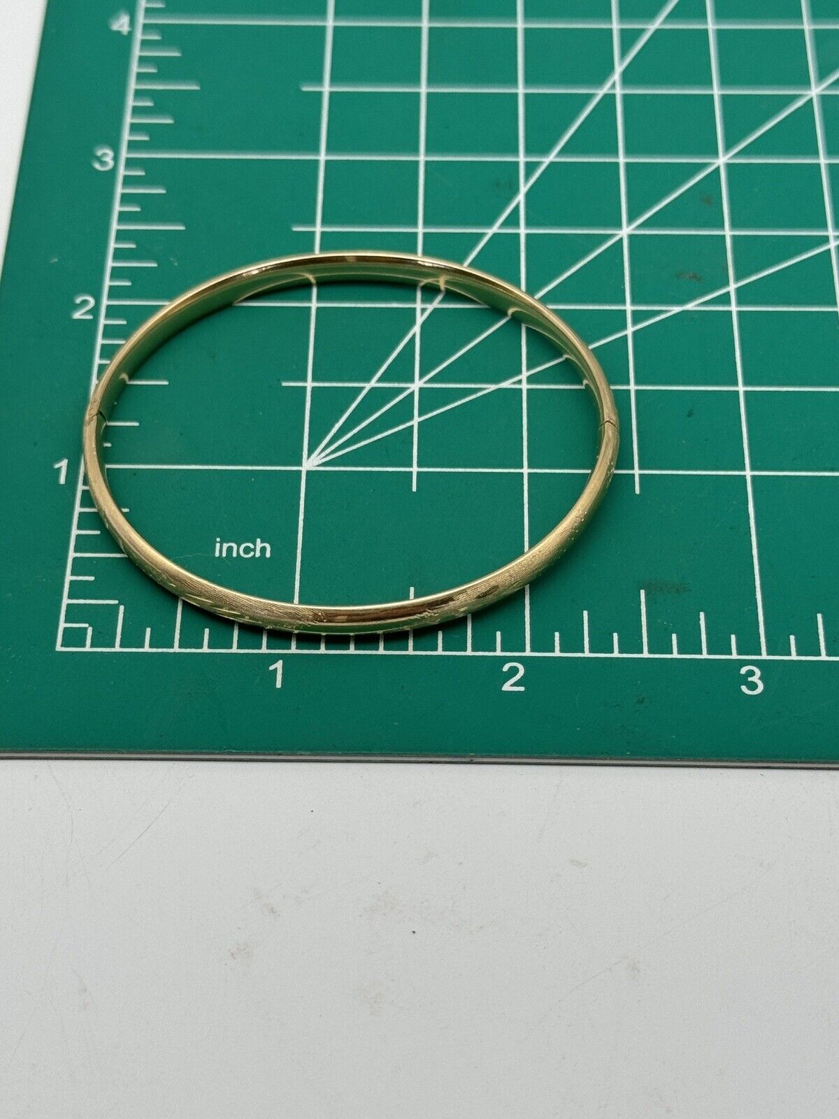 Vintage 14k Gold Bangle Bracelet Oval Etched Design 4.9g Estate Find