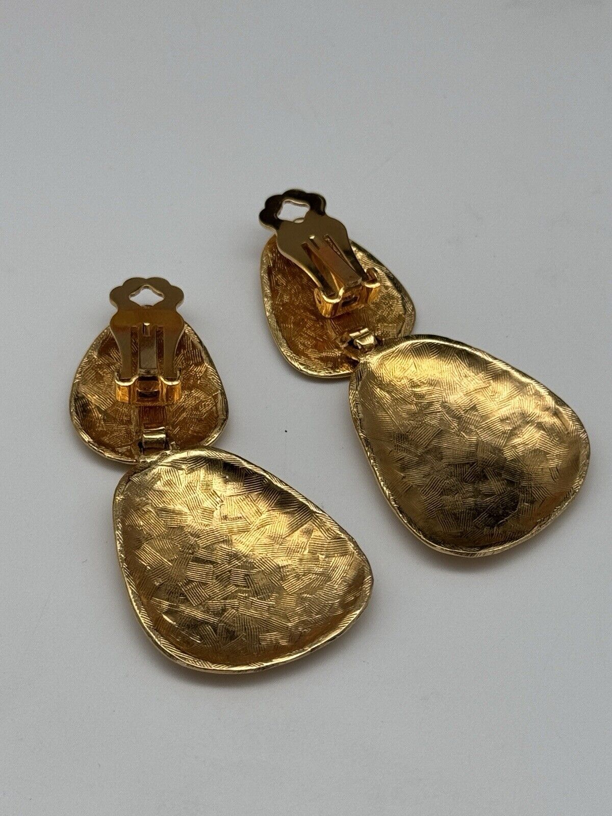 1980s Vintage Goldtone Dangler Earrings ESTATE FIND