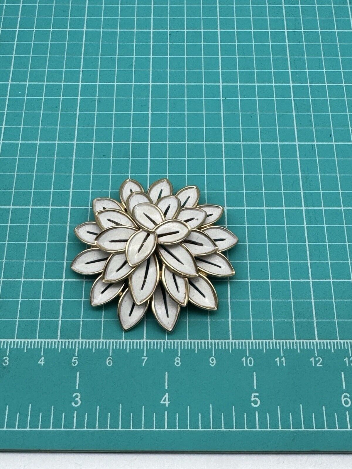 Vintage Crown TRIFARI Signed BROOCH White Enamel On Goldtone