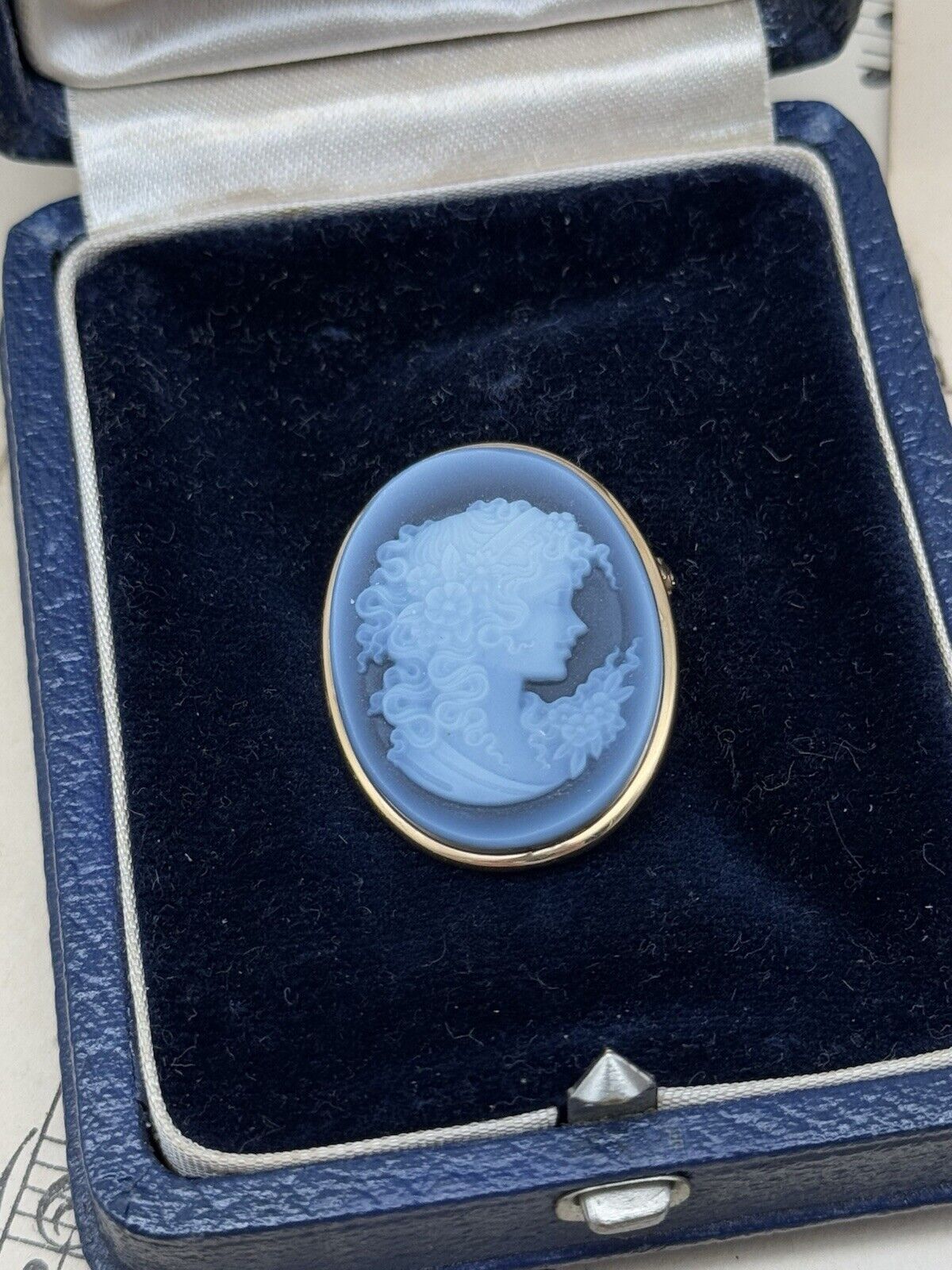 Blue AGATE Cameo Brooch Pendant Signed VAN DELL 14K Yellow Gold Oval