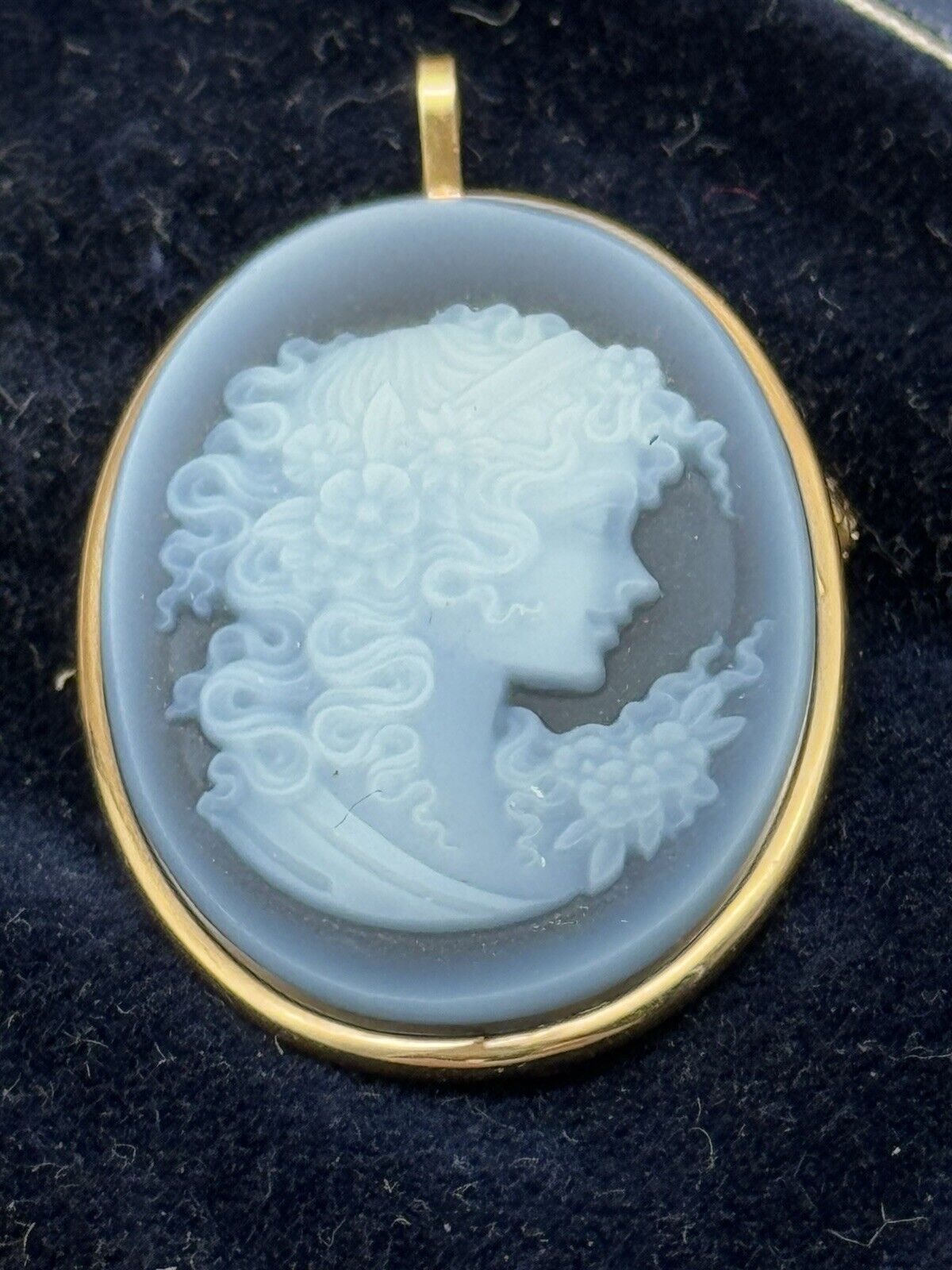 Blue AGATE Cameo Brooch Pendant Signed VAN DELL 14K Yellow Gold Oval