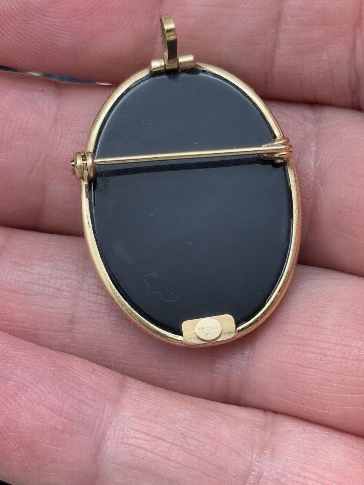Blue AGATE Cameo Brooch Pendant Signed VAN DELL 14K Yellow Gold Oval