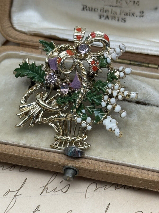 Vintage Brooch Scottish THISTLE BASKET EXQUISITE Pin Gold Tone Purple Rhinestone