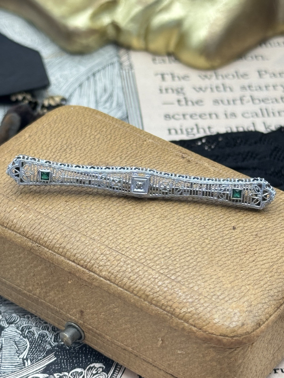 Antique 10k Gold Brooch Hallmarked Art Deco Filigree Diamond & Emerald