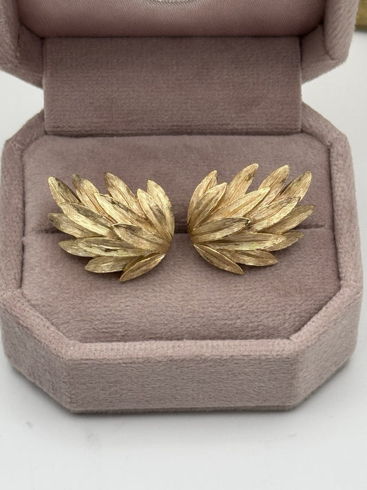 Vintage Age Crown Trifari Goldtone LEAF DESIGN Earrings SIGNED