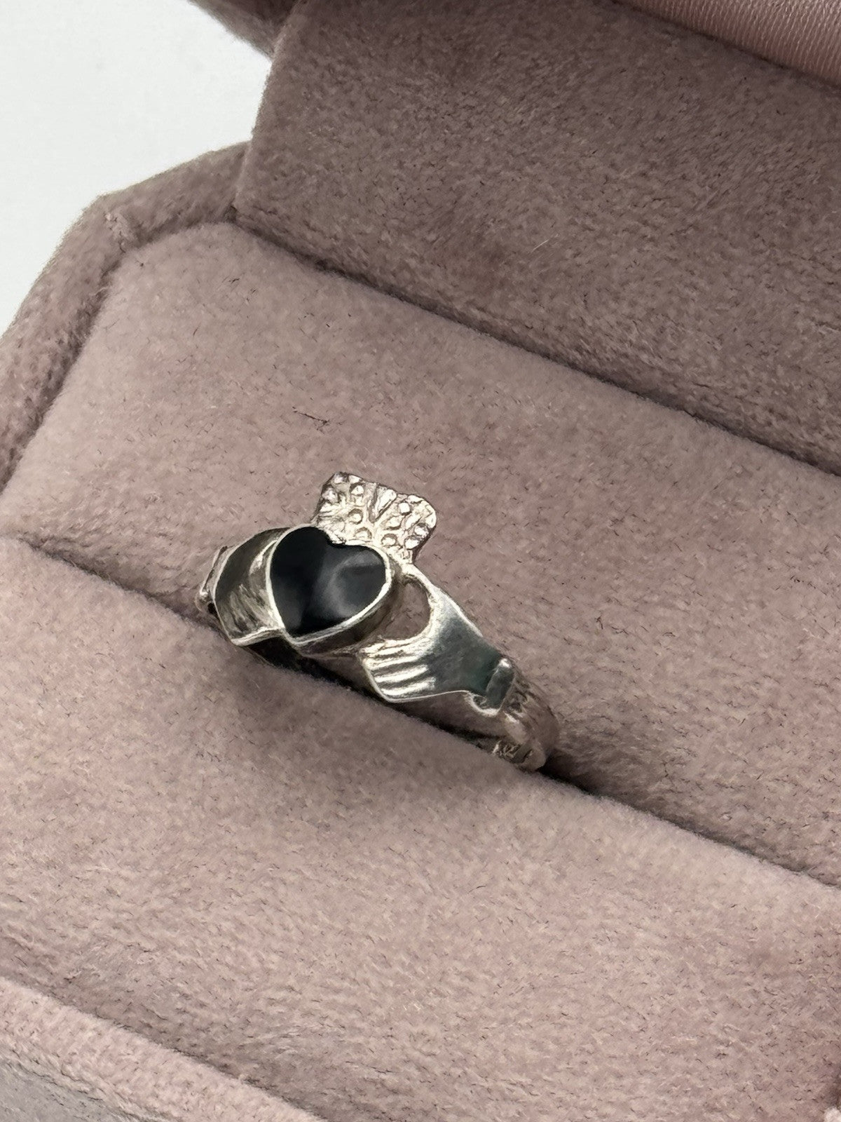 Vintage Sterling Claddagh Ring Onyx Heart Size 6.75 ESTATE FIND